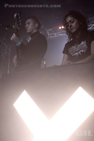 THE XX - 2009-10-09 - PARIS - Point Ephemere - Baria Qureshi - Oliver Sim